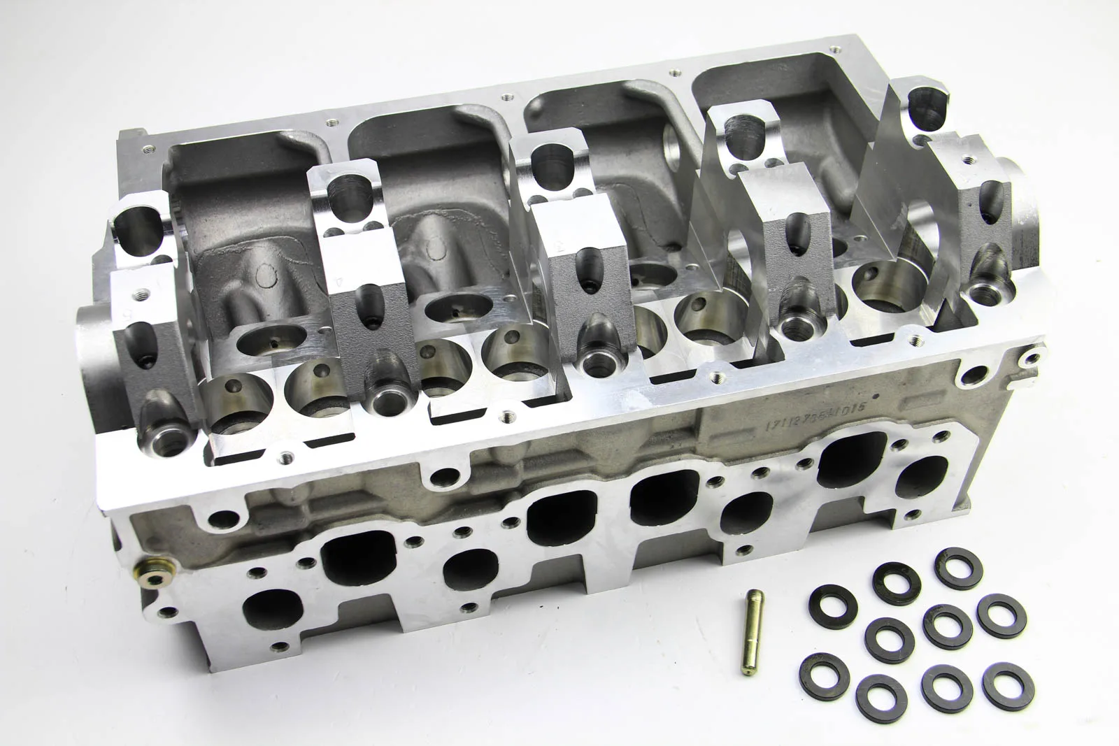 Головка блока цилиндров VW T5 1.9 - 2.0 TDI 2004- | BSG (Турция)